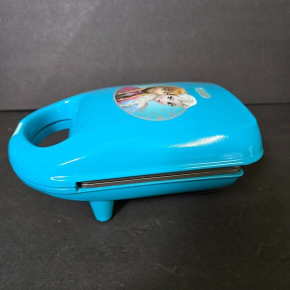 Disney Frozen Elsa Anna Blue Waffle Maker Nonstick Latching Handle DFR-5 - Picture 7 of 11